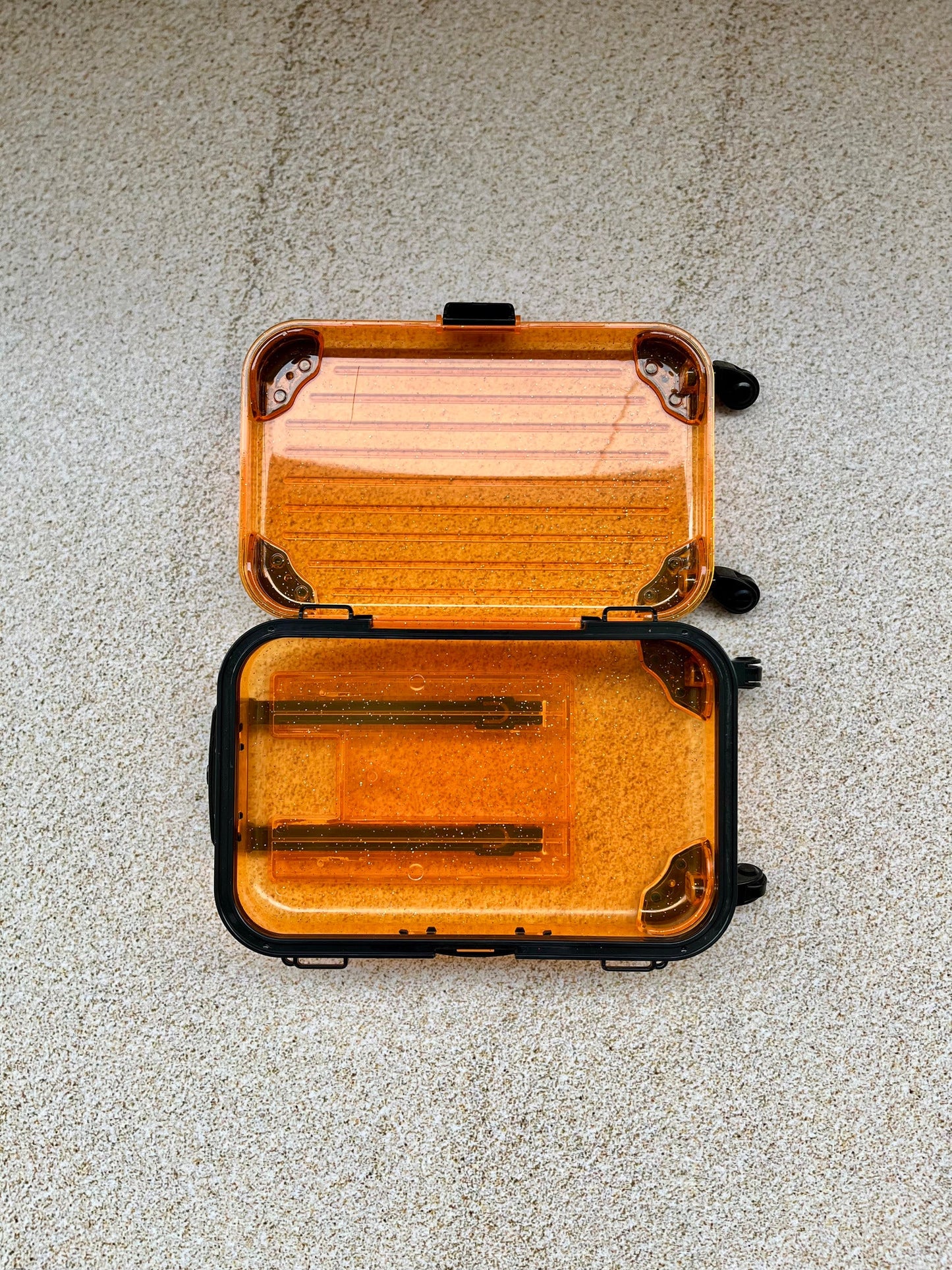 Estuche minimaletita con brillo 14*6.5*30 cm