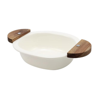 Fuente de ceramica blanca c/ asa de madera