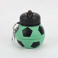 BOTELLA PLEGABLE DE SILICONA BALÓN FÚTBOL VERDE