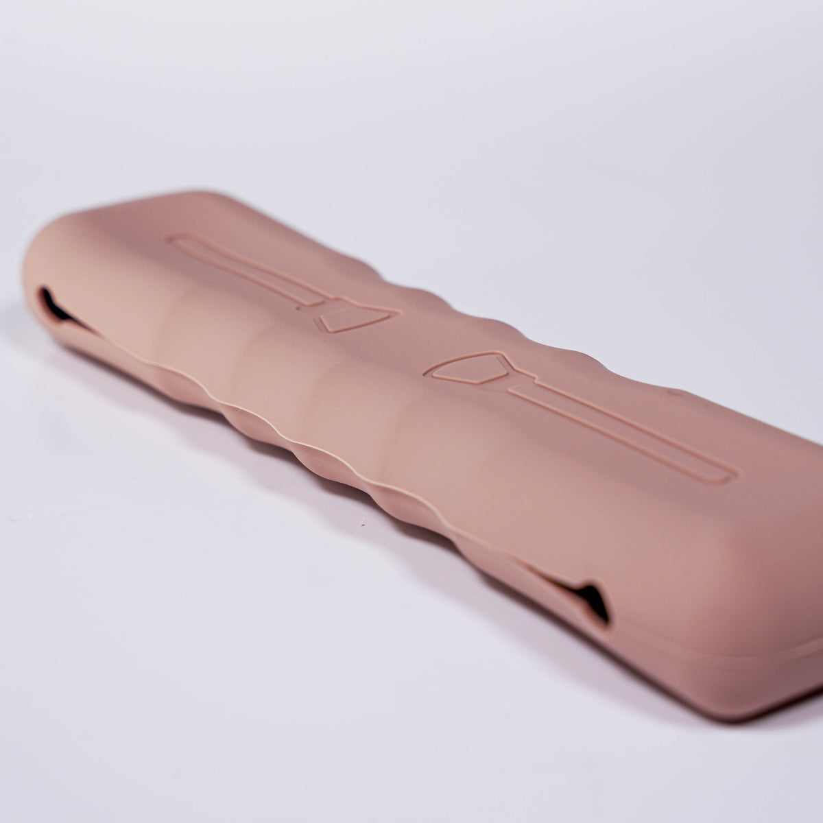 ESTUCHE DE SILICONA PARA BROCHAS | MARRON
